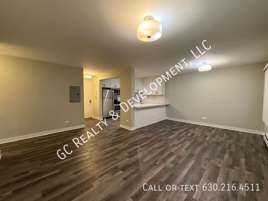 *** RECENTLY UPDATED / IN UNIT LAUNDRY / TENANT ONLY PAYS ELECTRIC / SS APPL *** property image