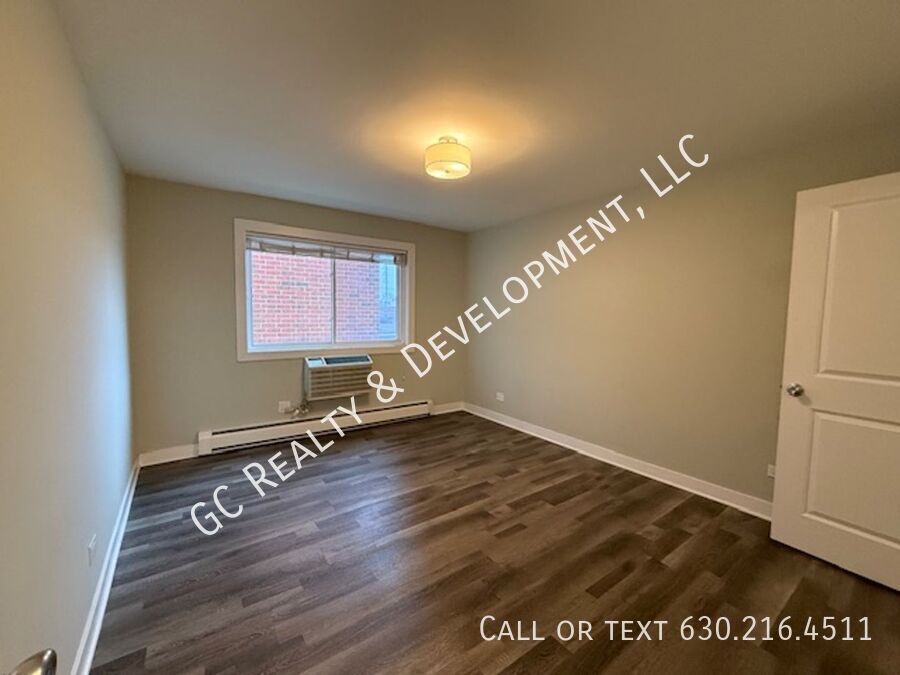 *** RECENTLY UPDATED / IN UNIT LAUNDRY / TENANT ONLY PAYS ELECTRIC / SS APPL *** property image