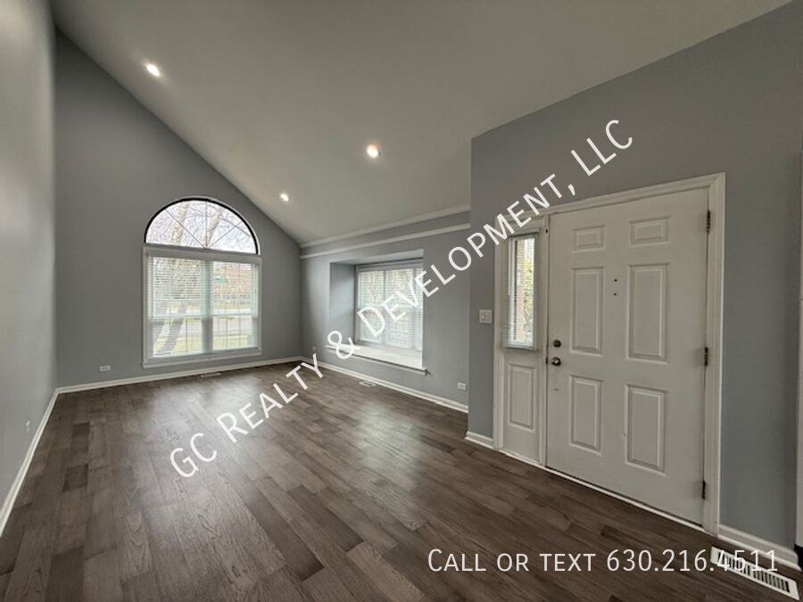 *** 3 BDRM - 2.5 BTH / LUXURY PRIMARY BATH / WOODFIELD MALL / IN UNIT LAUNDRY / EAT IN KITCHEN *** property image