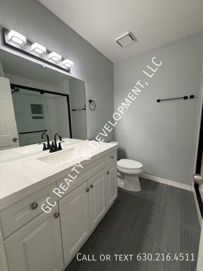 *** 3 BDRM - 2.5 BTH / LUXURY PRIMARY BATH / WOODFIELD MALL / IN UNIT LAUNDRY / EAT IN KITCHEN *** property image