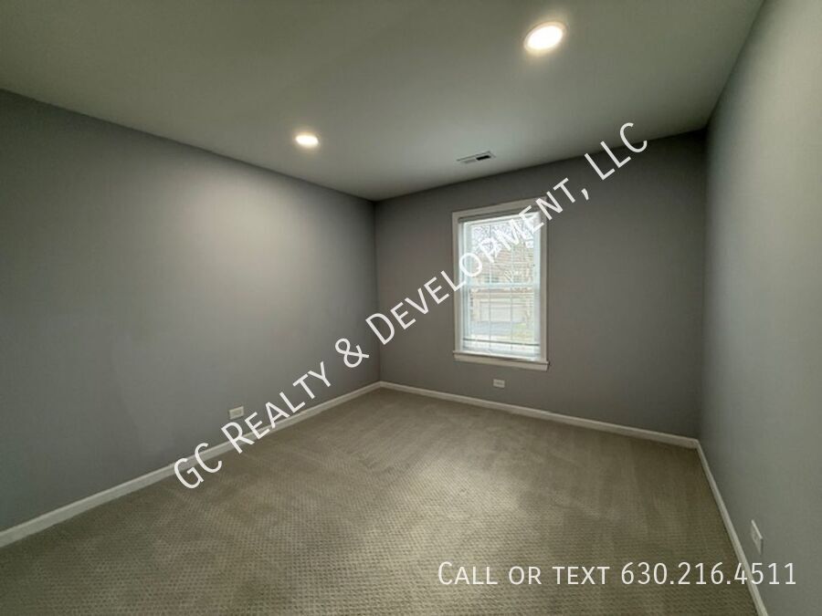 *** 3 BDRM - 2.5 BTH / LUXURY PRIMARY BATH / WOODFIELD MALL / IN UNIT LAUNDRY / EAT IN KITCHEN *** property image