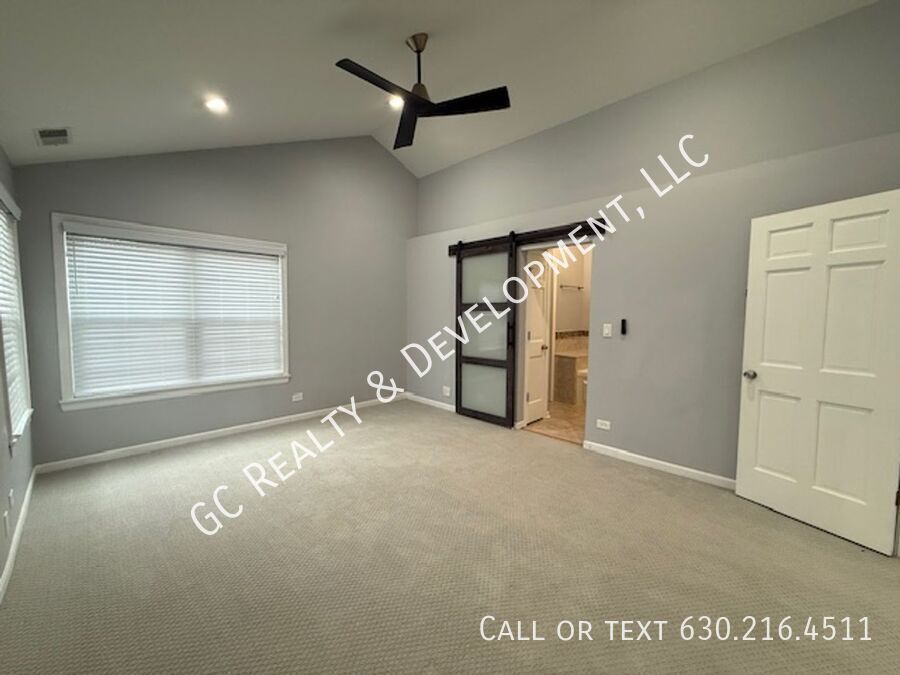 *** 3 BDRM - 2.5 BTH / LUXURY PRIMARY BATH / WOODFIELD MALL / IN UNIT LAUNDRY / EAT IN KITCHEN *** property image