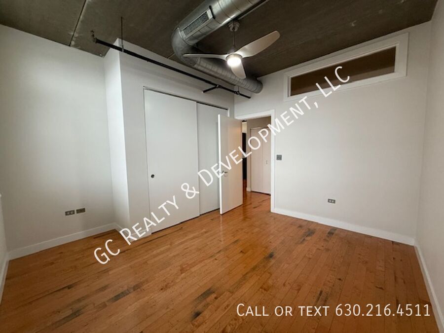 *** DOWNTOWN ARLINGTON HEIGHTS / WALK TO METRA / IN UNIT LAUNDRY / ON SITE GYM *** property image