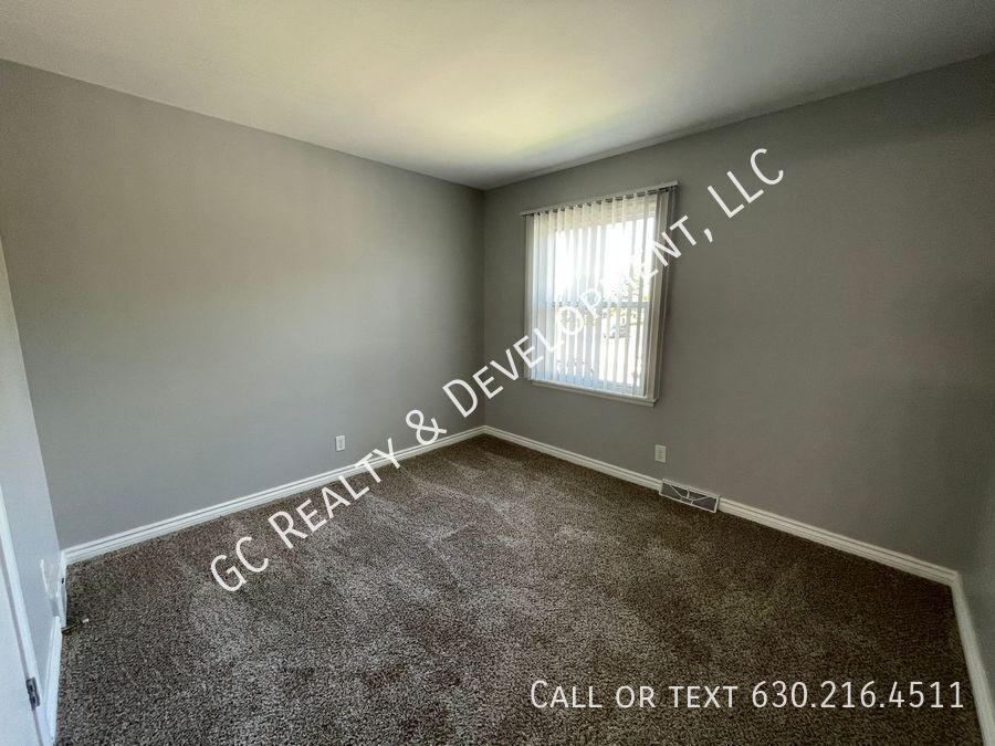 *** DECEMBER RENT FREE / HEAT INCLUDED / 2 BDRMS / W&D IN BUILDING / PETS ALLOWED / LOTS OF CLOSET SPACE*** property image