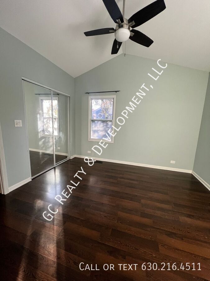 *** 1/2 MO RENT FREE / 3 BDRM - 2 BATH / RECENTLY UPDATED / DETACHED 2 CAR GARAGE / FENCED YARD / PET FRIENDLY *** property image