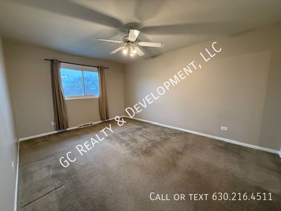 ***DOWNTOWN ROSELLE / 4 BDRM – 3 BATH / 2,700+ SQFT / 2-CAR ATTACHED GARAGE / PET-FRIENDLY*** property image