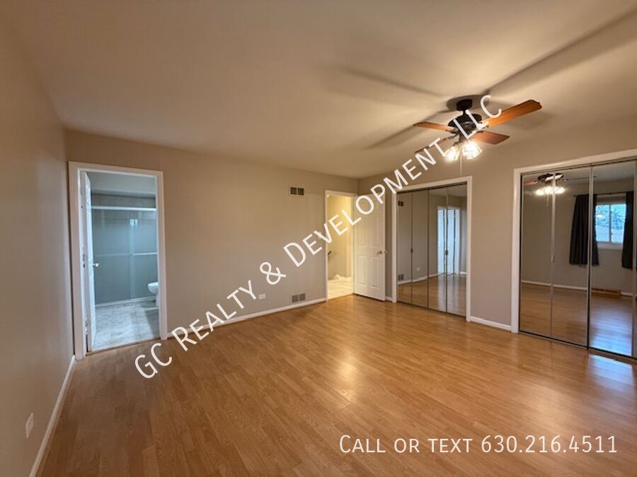 ***DOWNTOWN ROSELLE / 4 BDRM – 3 BATH / 2,700+ SQFT / 2-CAR ATTACHED GARAGE / PET-FRIENDLY*** property image