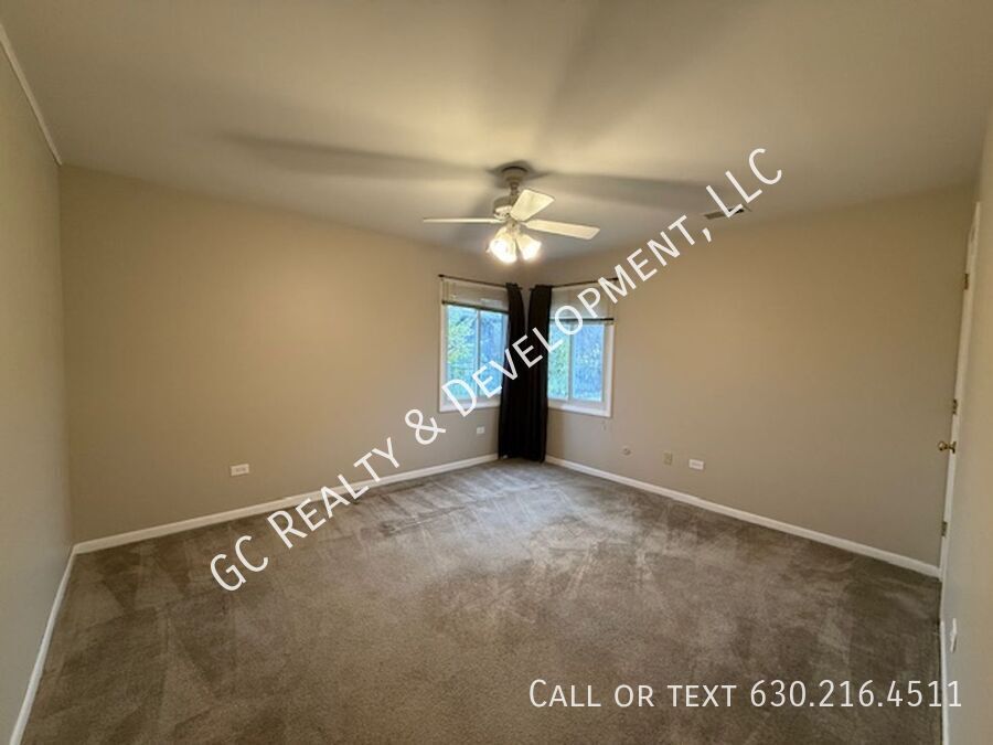 ***DOWNTOWN ROSELLE / 4 BDRM – 3 BATH / 2,700+ SQFT / 2-CAR ATTACHED GARAGE / PET-FRIENDLY*** property image