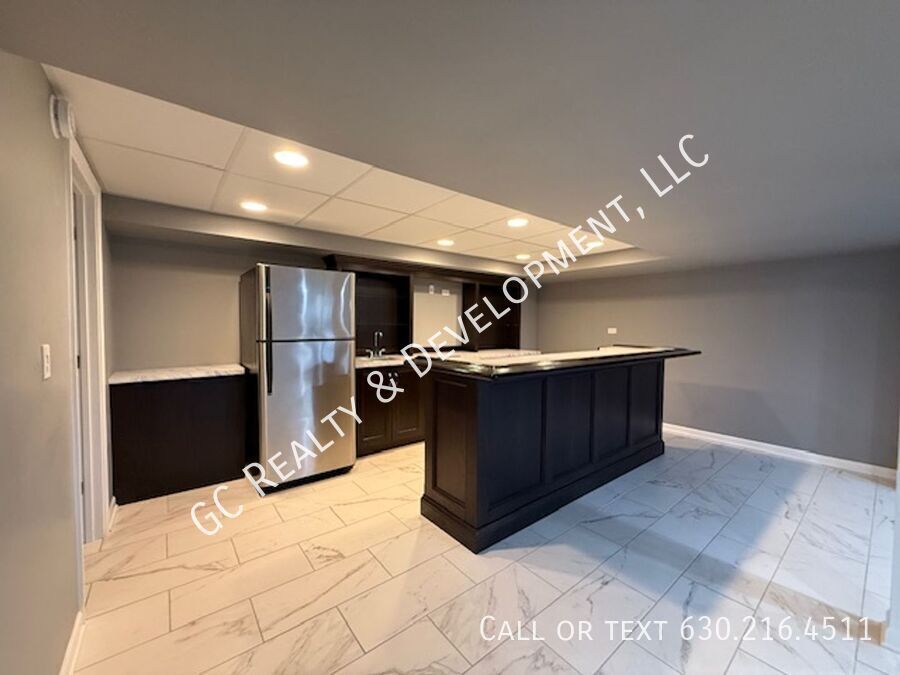 ***DOWNTOWN ROSELLE / 4 BDRM – 3 BATH / 2,700+ SQFT / 2-CAR ATTACHED GARAGE / PET-FRIENDLY*** property image