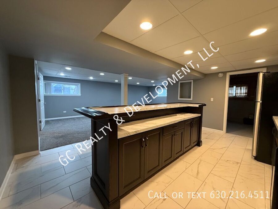 ***DOWNTOWN ROSELLE / 4 BDRM – 3 BATH / 2,700+ SQFT / 2-CAR ATTACHED GARAGE / PET-FRIENDLY*** property image