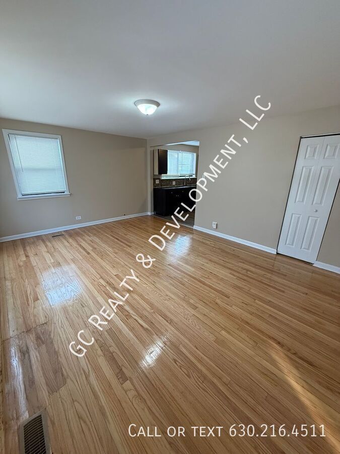 *** 2 BDRM - 1 BTH / FINISHED BASEMENT / 2 CAR GARAGE / HARDWOOD FLOORS *** property image