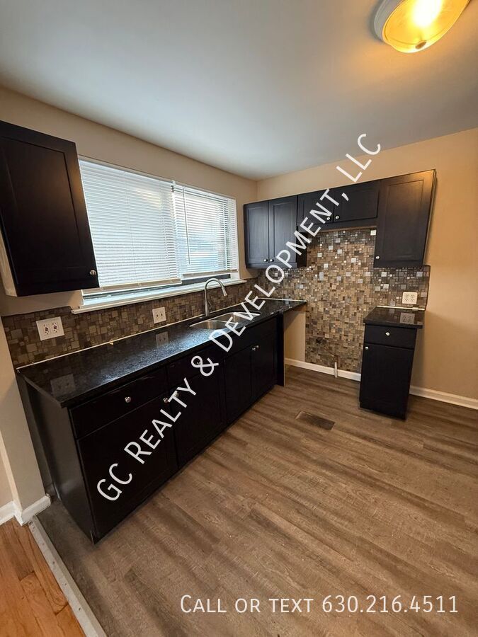 *** 2 BDRM - 1 BTH / FINISHED BASEMENT / 2 CAR GARAGE / HARDWOOD FLOORS *** property image