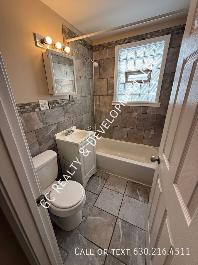 *** 2 BDRM - 1 BTH / FINISHED BASEMENT / 2 CAR GARAGE / HARDWOOD FLOORS *** property image