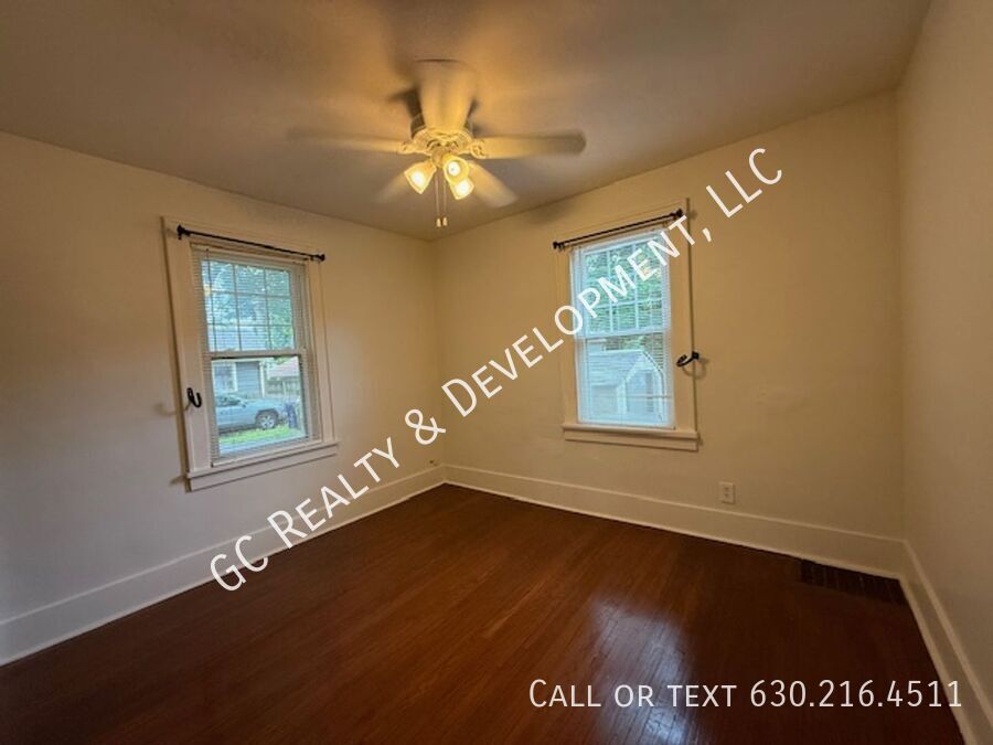 *** 1/2 MO RENT FREE / 2 BDRM / PET FRIENDLY / ATTIC STORAGE / BASEMENT / TONS OF PARKING *** property image