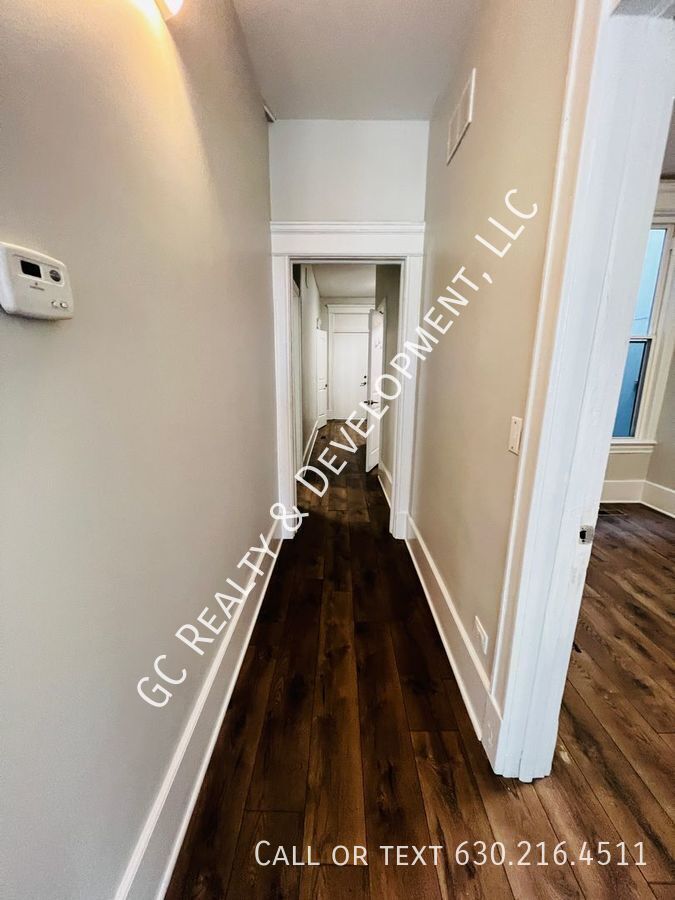 *** 1/2 MO RENT FREE / RECENTLY UPDATED / CENTRAL AC / 3 BDRMS / FIRST FLOOR UNIT / SS APPL INCL / W&D IN UNIT *** property image