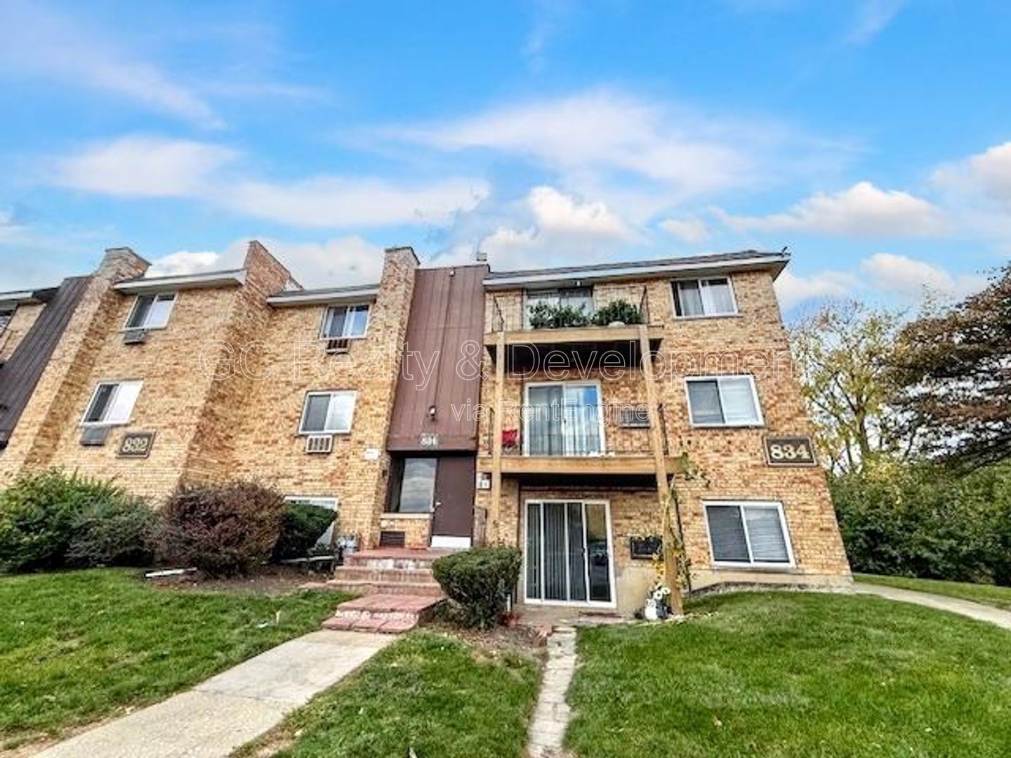 *** LAUNDRY ON SITE / TENANT ONLY PAYS ELECTRIC / QUICK ACCESS TO SHOPPING *** property image