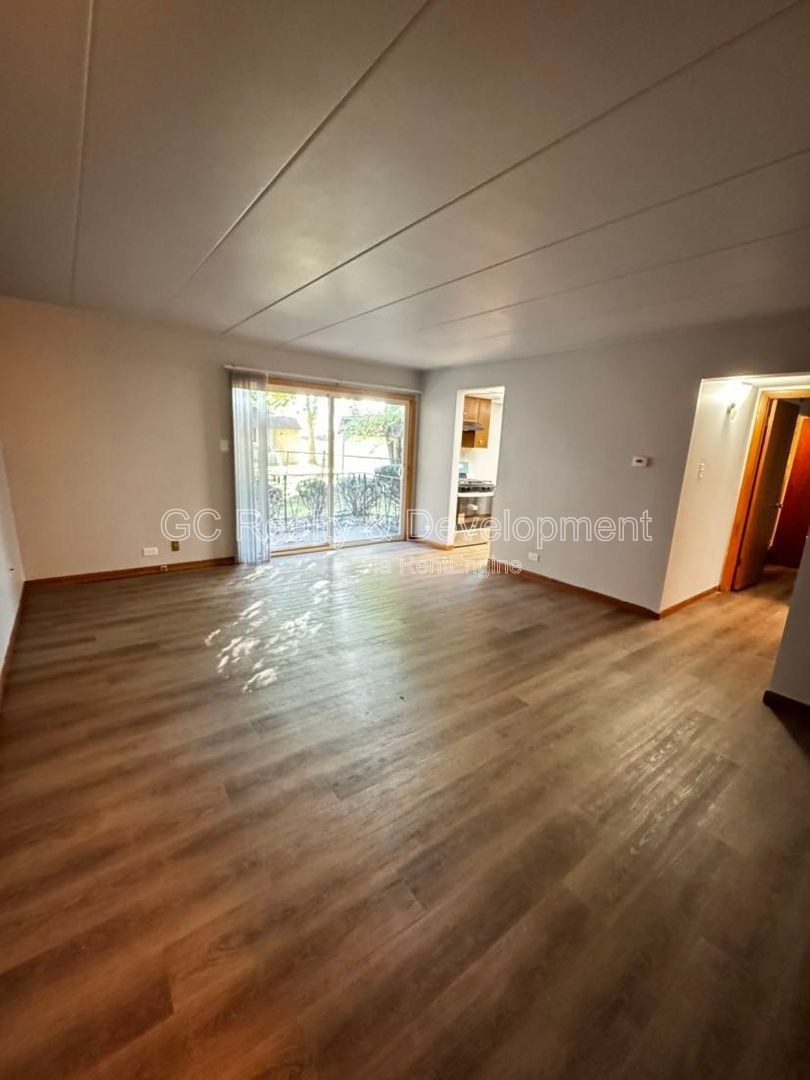 *** FIRST FLOOR UNIT / CENTRAL AC / FREE LAUNDRY ON SITE / PET FRIENDLY / TENANT ONLY PAYS ELECTRIC *** property image