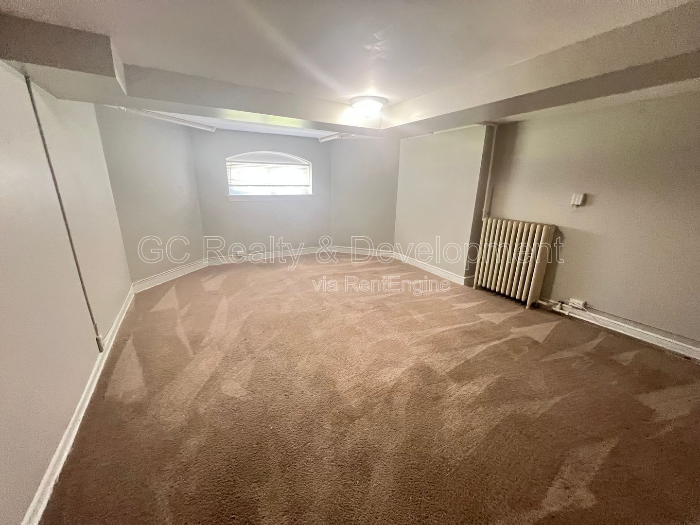*** 1/2 MO RENT FREE / PORTAGE PARK / 2BDRM / SS APPLIANCES INCL / FREE LAUNDRY IN BUILDING / STREET PARKING *** property image
