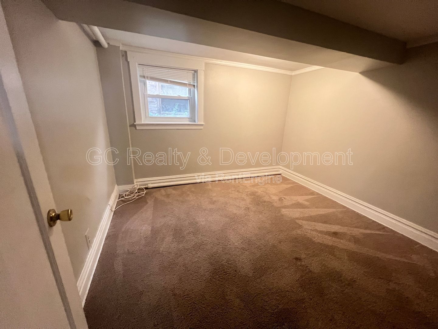 *** 1/2 MO RENT FREE / PORTAGE PARK / 2BDRM / SS APPLIANCES INCL / FREE LAUNDRY IN BUILDING / STREET PARKING *** property image