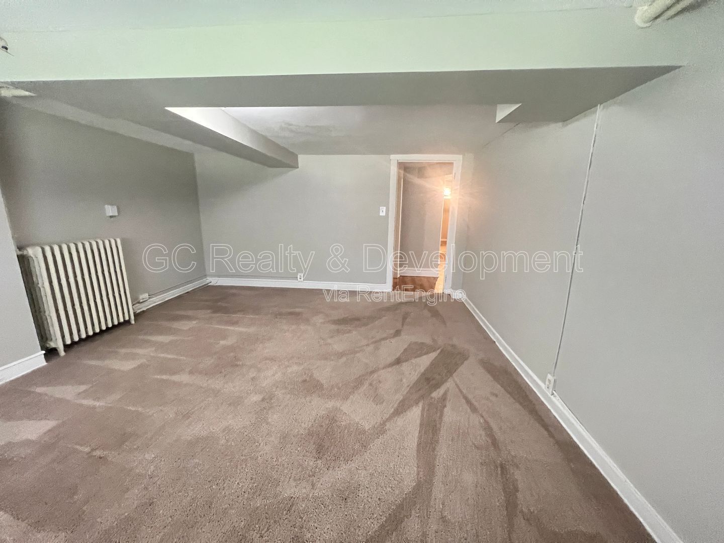 *** 1/2 MO RENT FREE / PORTAGE PARK / 2BDRM / SS APPLIANCES INCL / FREE LAUNDRY IN BUILDING / STREET PARKING *** property image