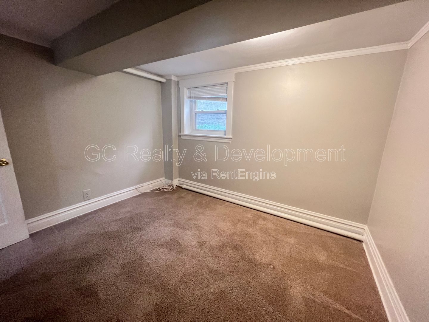 *** 1/2 MO RENT FREE / PORTAGE PARK / 2BDRM / SS APPLIANCES INCL / FREE LAUNDRY IN BUILDING / STREET PARKING *** property image