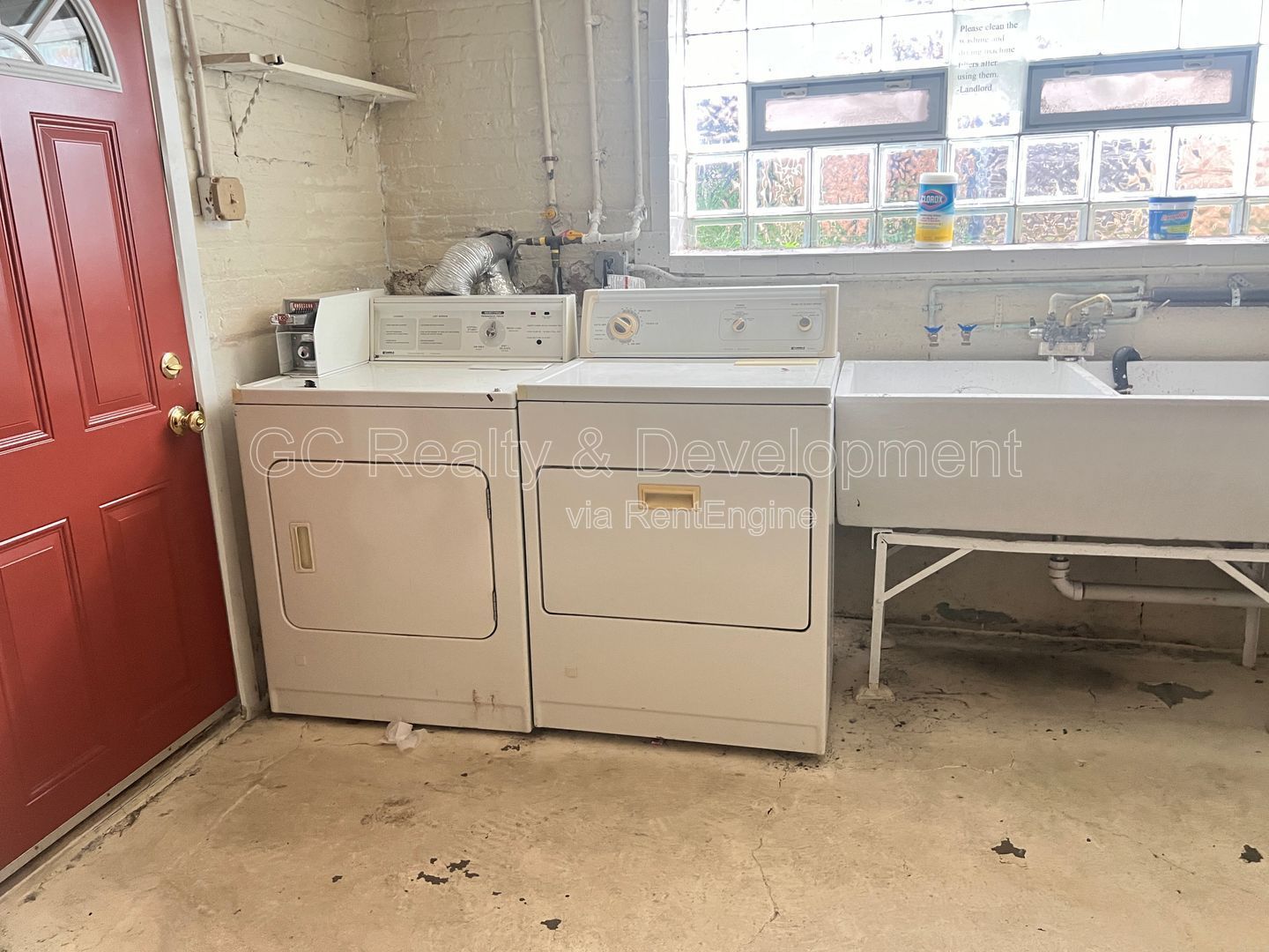 *** 1/2 MO RENT FREE / PORTAGE PARK / 2BDRM / SS APPLIANCES INCL / FREE LAUNDRY IN BUILDING / STREET PARKING *** property image