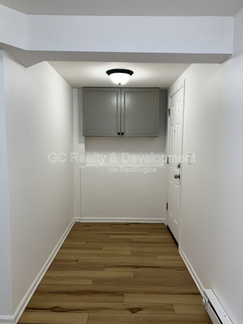 *** RECENTLY UPDATED / FREE LAUNDRY ON SITE / PET FRIENDLY / 2 PARKING SPOTS / LRG CLOSETS *** property image