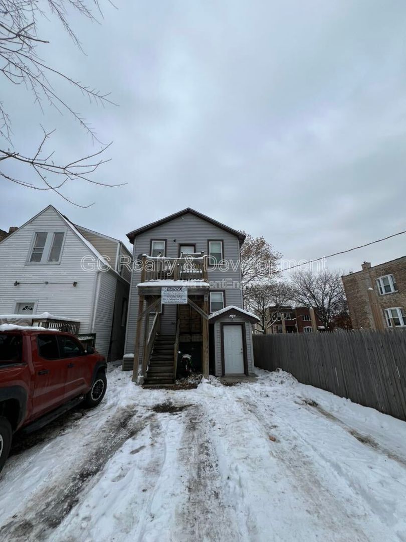 *** RECENTLY UPDATED / FREE LAUNDRY ON SITE / PET FRIENDLY / 2 PARKING SPOTS / LRG CLOSETS *** property image