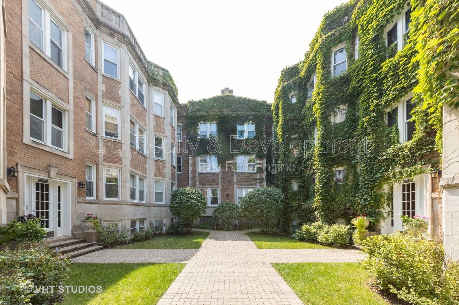 *** 2 BDRM / IN UNIT LAUNDRY / LRG CLOSETS / WALK TO WRIGLEY FIELD / STORAGE UNIT *** property image
