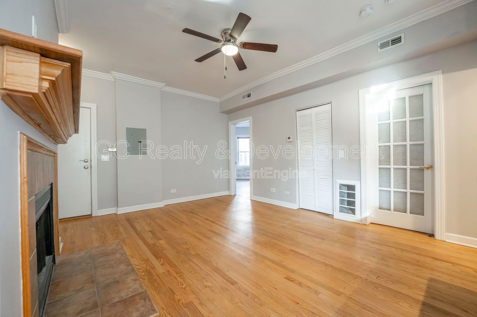 *** 2 BDRM / IN UNIT LAUNDRY / LRG CLOSETS / WALK TO WRIGLEY FIELD / STORAGE UNIT *** property image