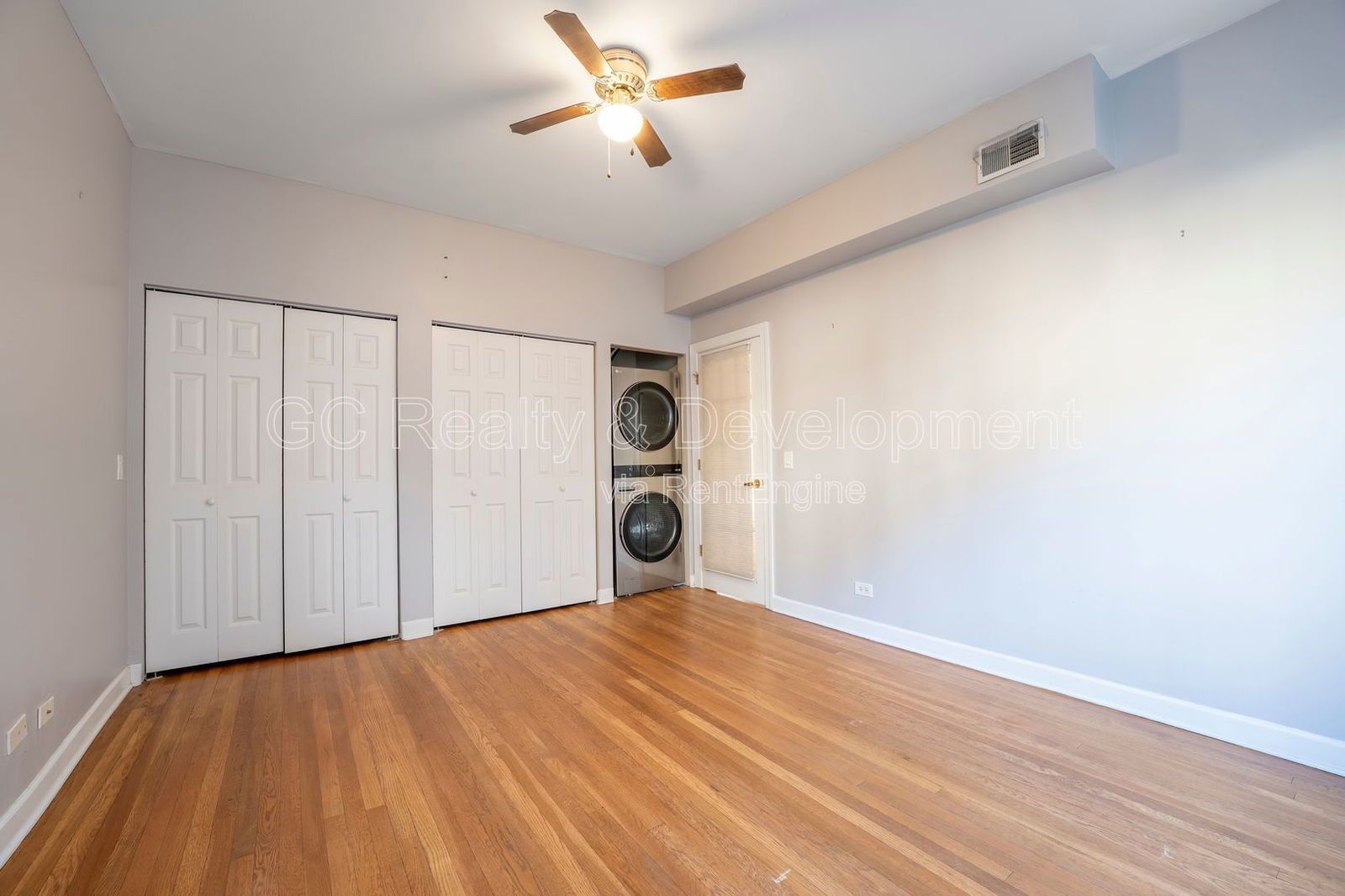 *** 2 BDRM / IN UNIT LAUNDRY / LRG CLOSETS / WALK TO WRIGLEY FIELD / STORAGE UNIT *** property image