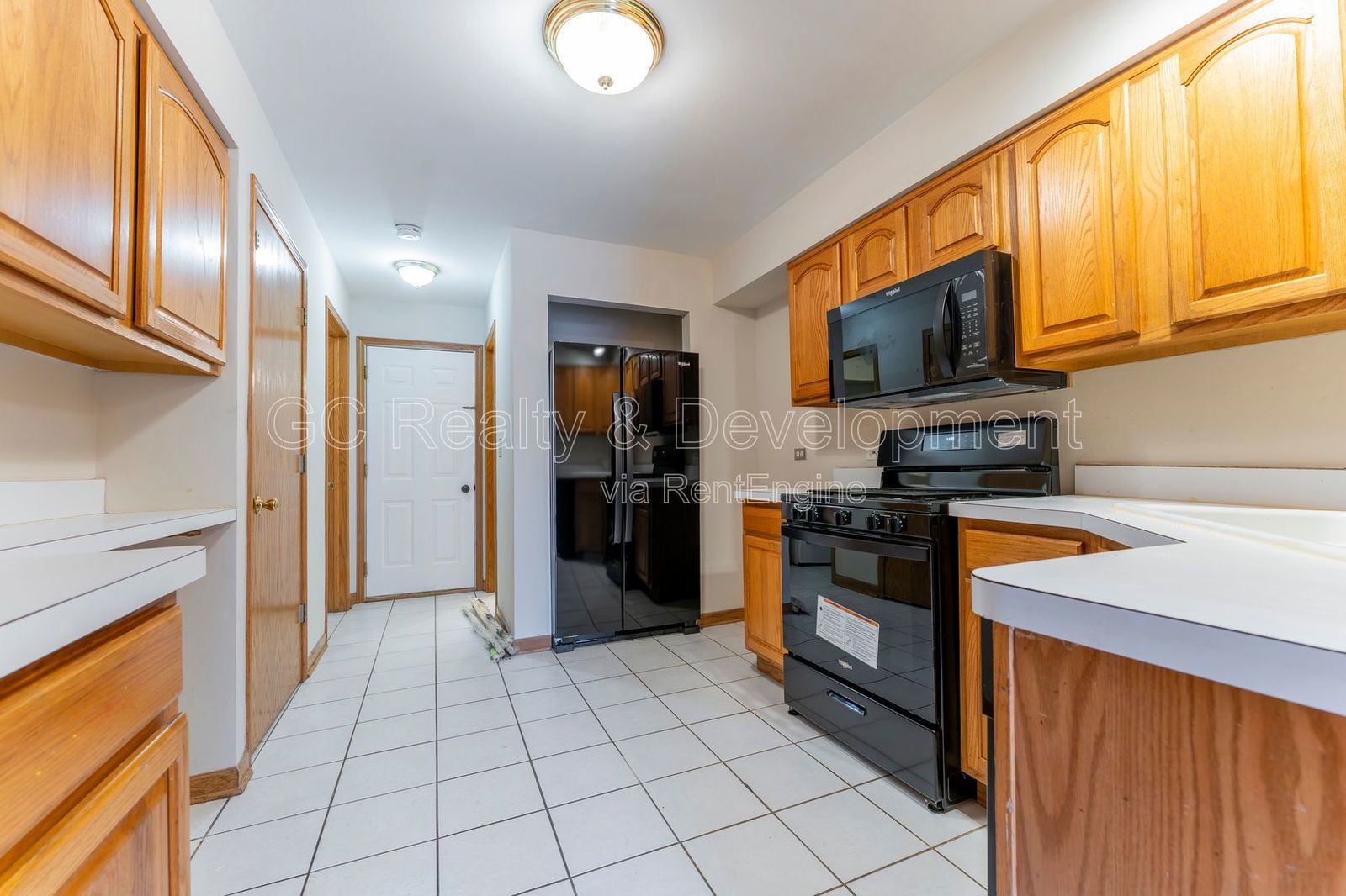 *** END UNIT / 1700+ SQFT / 3 BDRM - 3.5 BTH / FIN BASEMENT / ATTACHED 2 CAR GARAGE *** property image