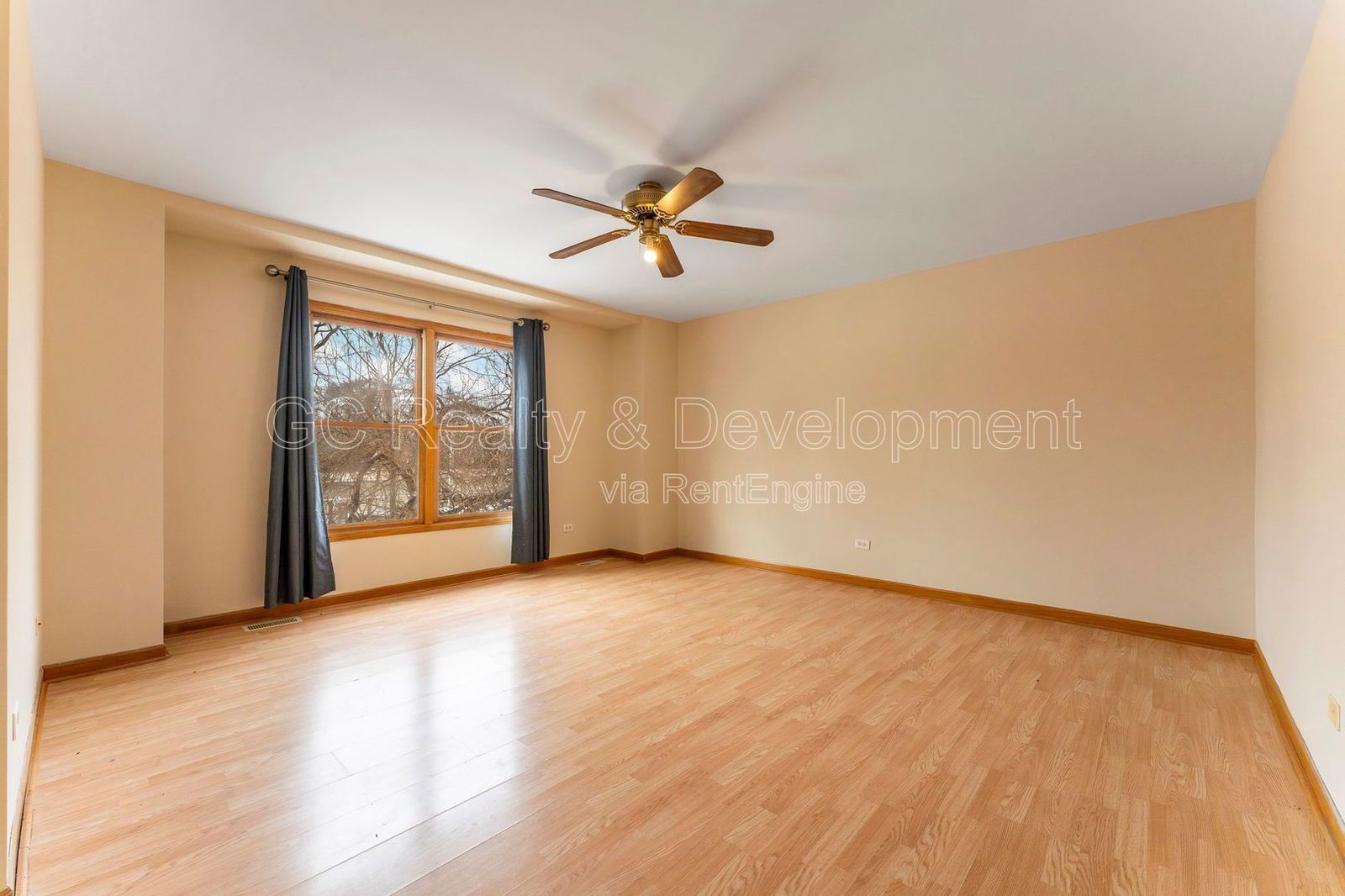 *** END UNIT / 1700+ SQFT / 3 BDRM - 3.5 BTH / FIN BASEMENT / ATTACHED 2 CAR GARAGE *** property image