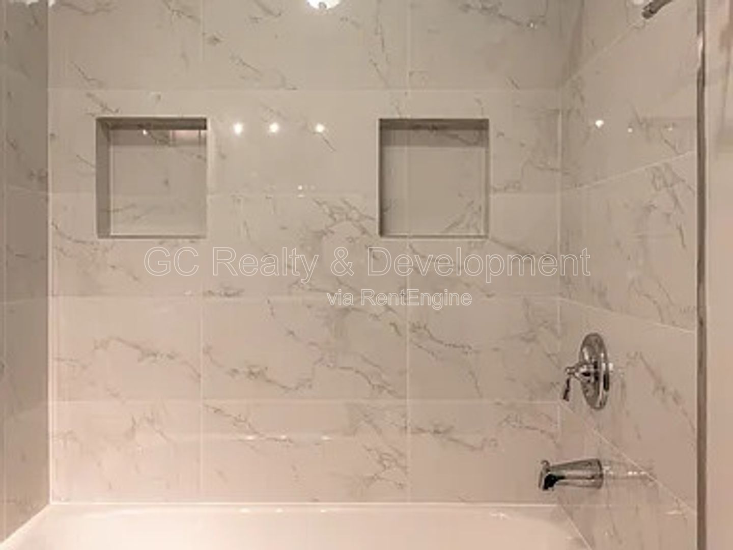 *** $350 OFF RENT / UPDATED 2 BDRM - 1 BTH / SOUTH SHORE LOCATION / HARDWOOD FLOORS / SS APPL INCL *** property image