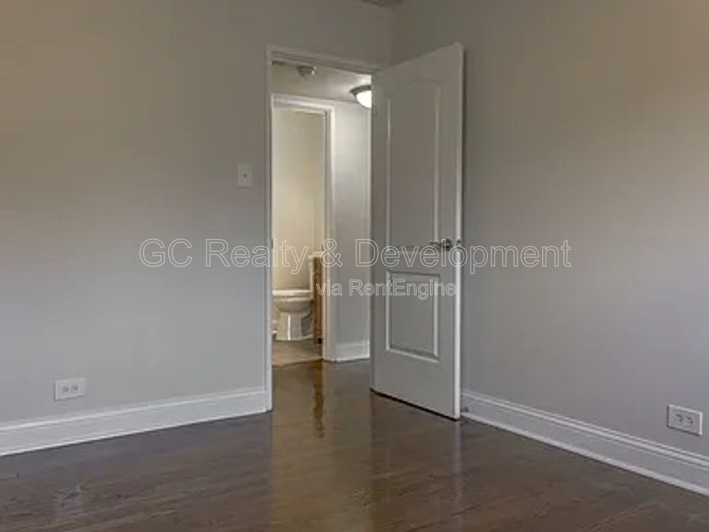 *** $350 OFF RENT / UPDATED 2 BDRM - 1 BTH / SOUTH SHORE LOCATION / HARDWOOD FLOORS / SS APPL INCL *** property image