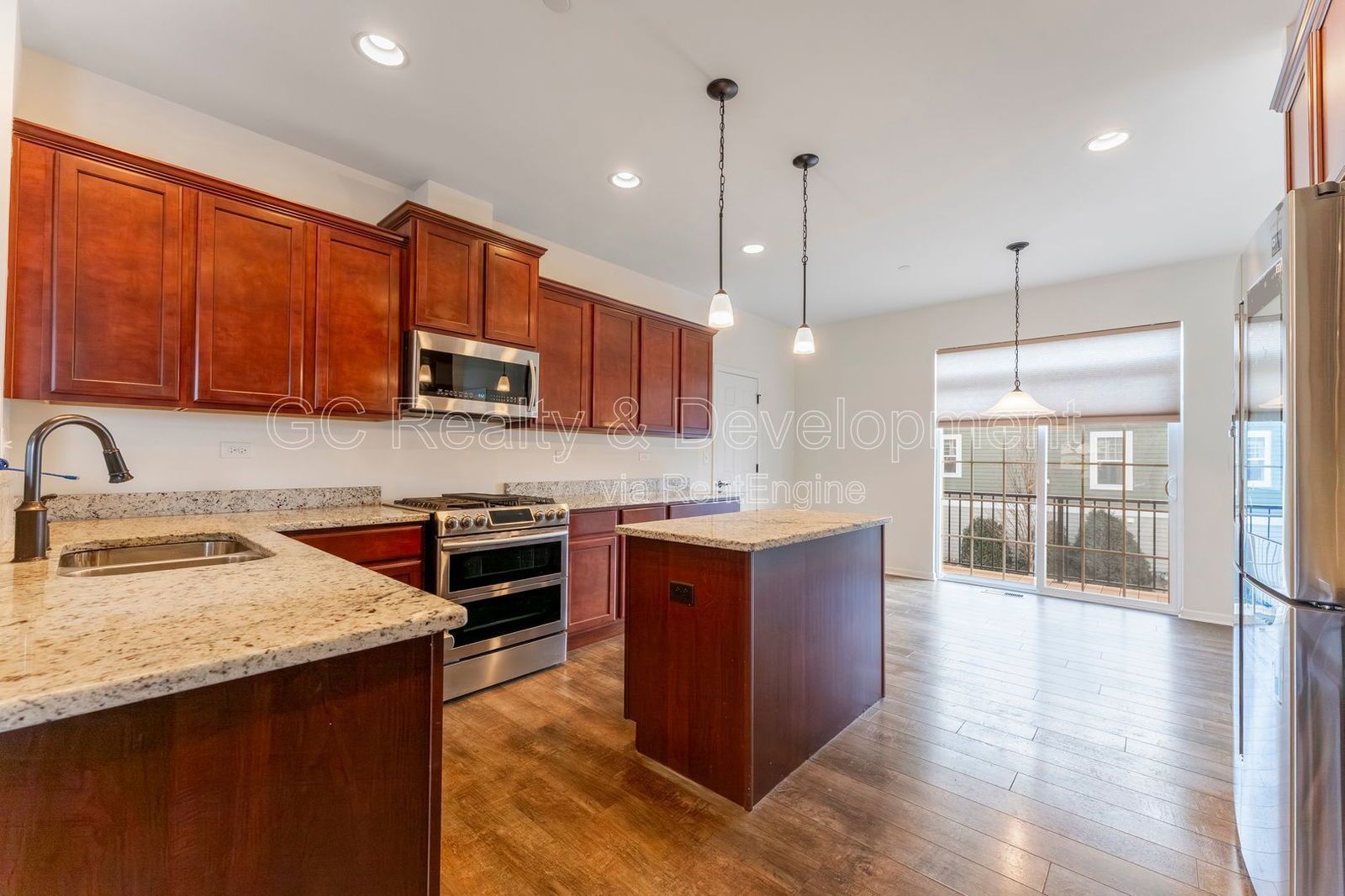 *** NEWER CONSTRUCTION / 3BDRM - 3.5 BTH / 2.5 CAR GARAGE / WOODFIELD MALL / LRG CLOSETS *** property image