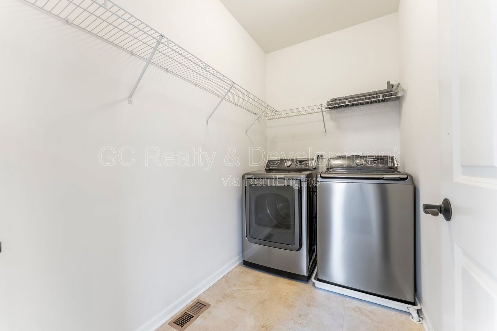 *** NEWER CONSTRUCTION / 3BDRM - 3.5 BTH / 2.5 CAR GARAGE / WOODFIELD MALL / LRG CLOSETS *** property image