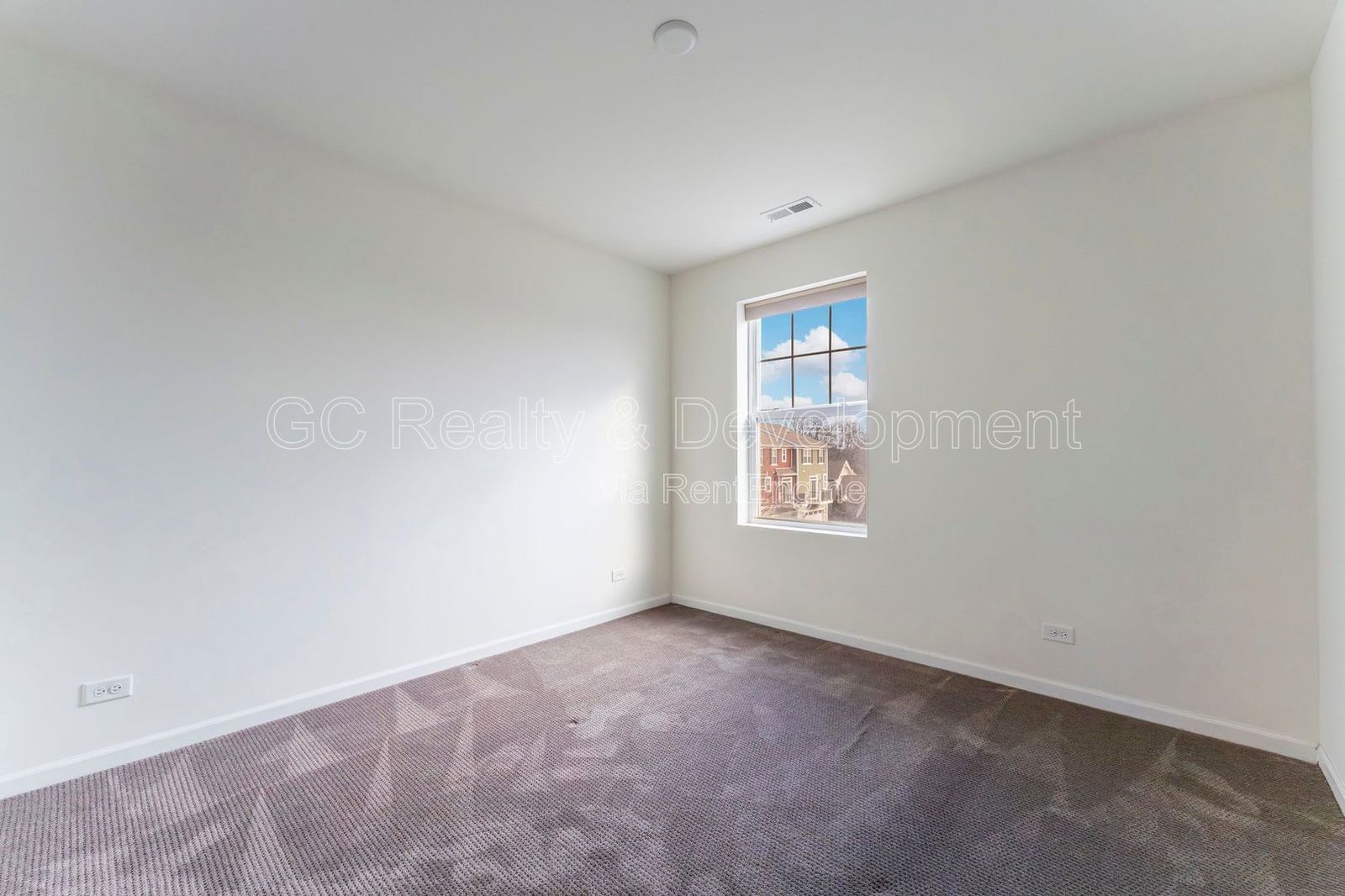 *** NEWER CONSTRUCTION / 3BDRM - 3.5 BTH / 2.5 CAR GARAGE / WOODFIELD MALL / LRG CLOSETS *** property image