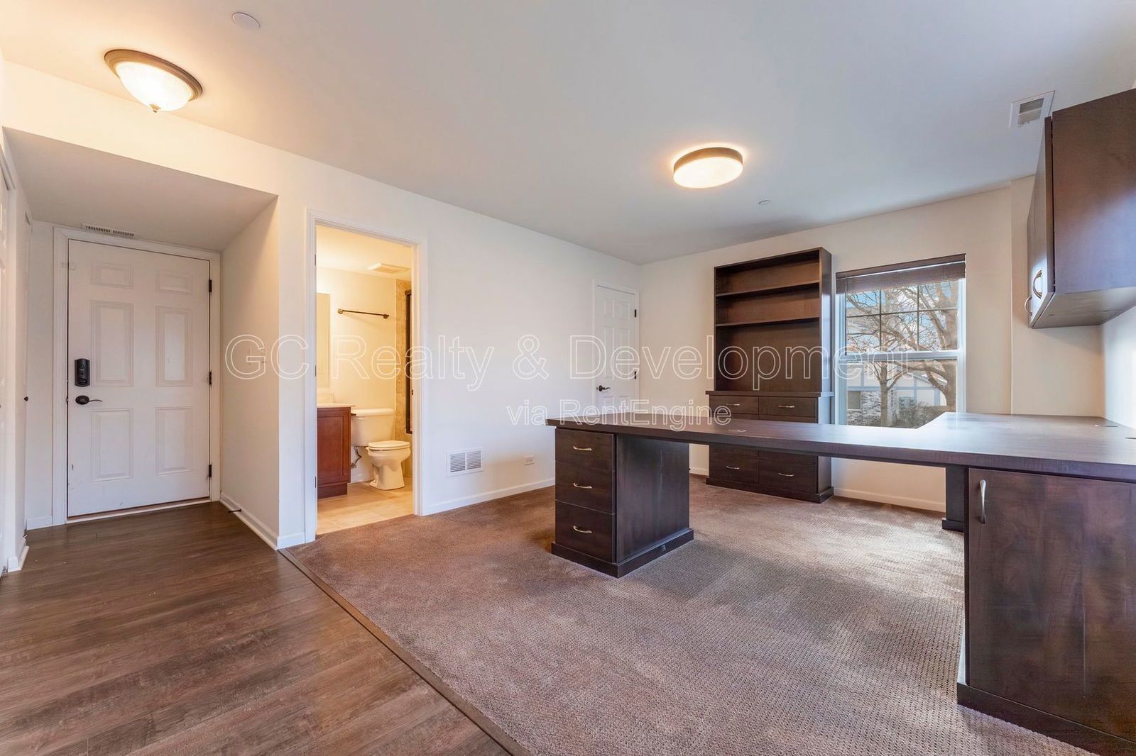 *** NEWER CONSTRUCTION / 3BDRM - 3.5 BTH / 2.5 CAR GARAGE / WOODFIELD MALL / LRG CLOSETS *** property image