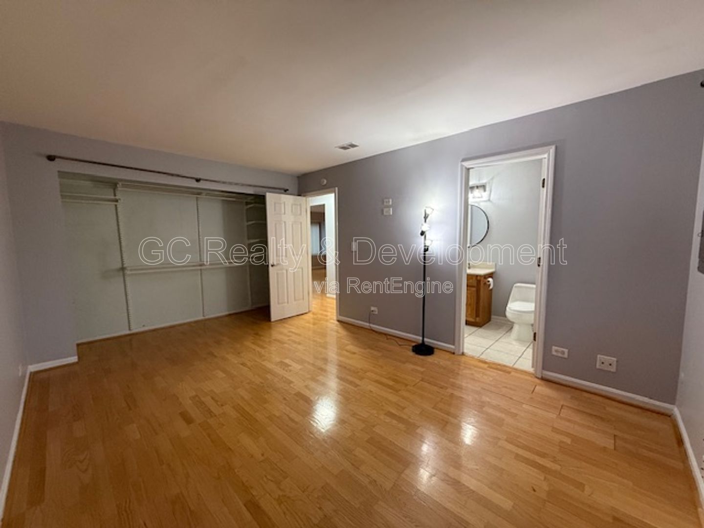 *** 2 BDRM / PET FRIENDLY / ATTACHED GARAGE PARKING / SCHOOL DISTRICT 46 / FENCED YARD *** property image