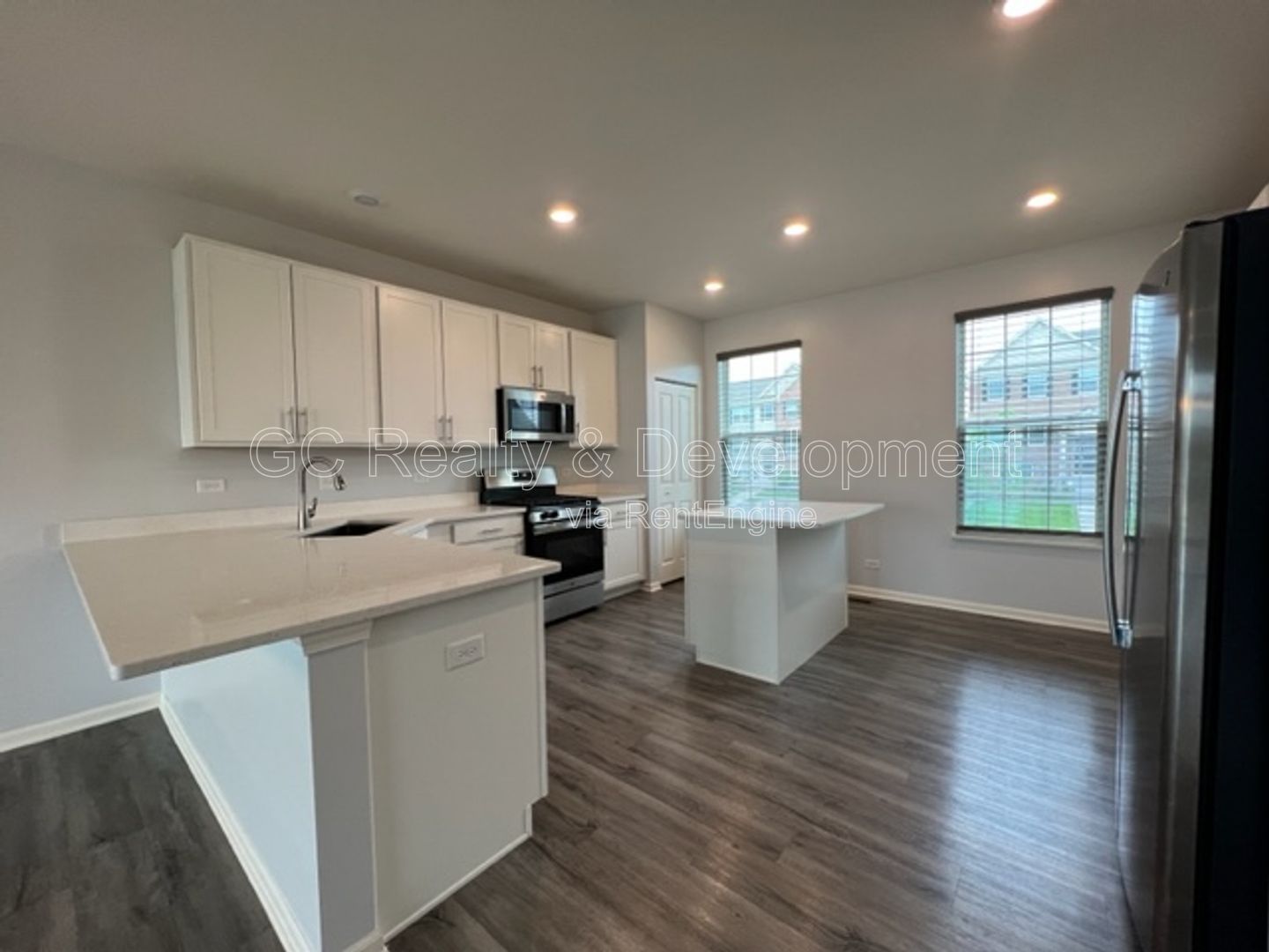 *** WOODLORE ESTATES / 3 BDRM / 2.5 BTH / ATTACHED GARAGE / LAWNCARE & SNOW REMOVAL INCL*** property image