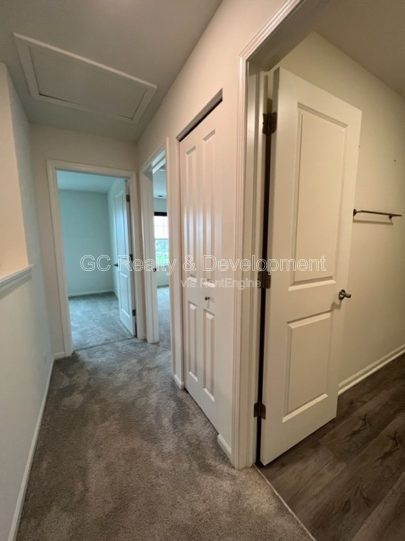 *** WOODLORE ESTATES / 3 BDRM / 2.5 BTH / ATTACHED GARAGE / LAWNCARE & SNOW REMOVAL INCL*** property image