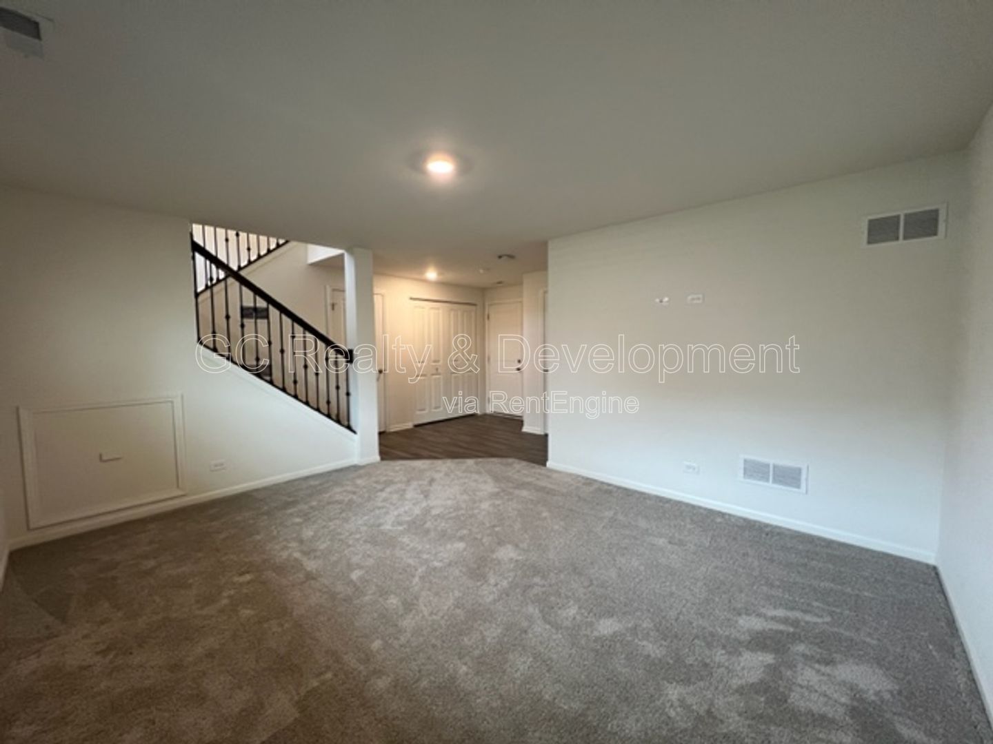 *** WOODLORE ESTATES / 3 BDRM / 2.5 BTH / ATTACHED GARAGE / LAWNCARE & SNOW REMOVAL INCL*** property image