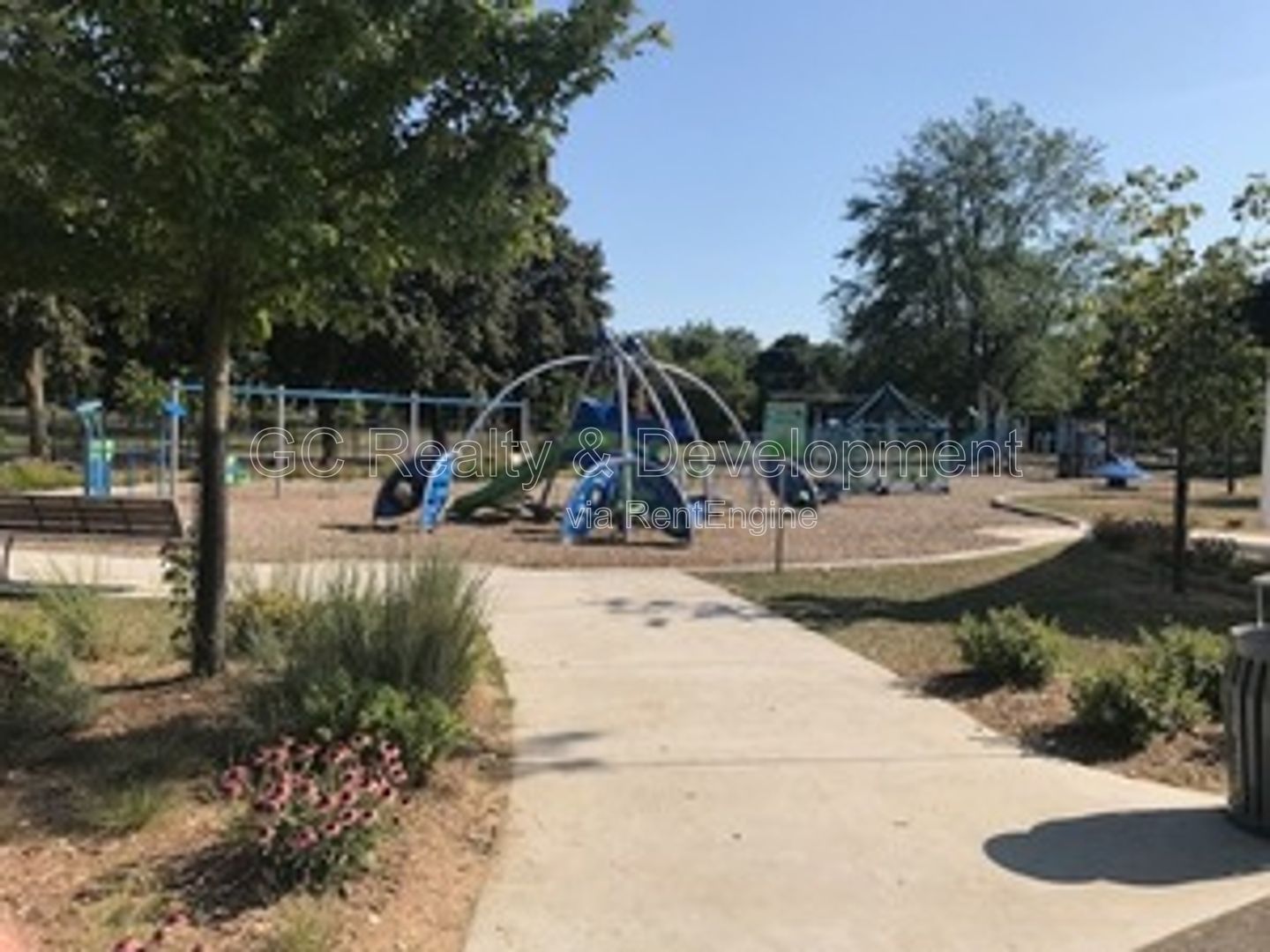 *** WOODLORE ESTATES / 3 BDRM / 2.5 BTH / ATTACHED GARAGE / LAWNCARE & SNOW REMOVAL INCL*** property image