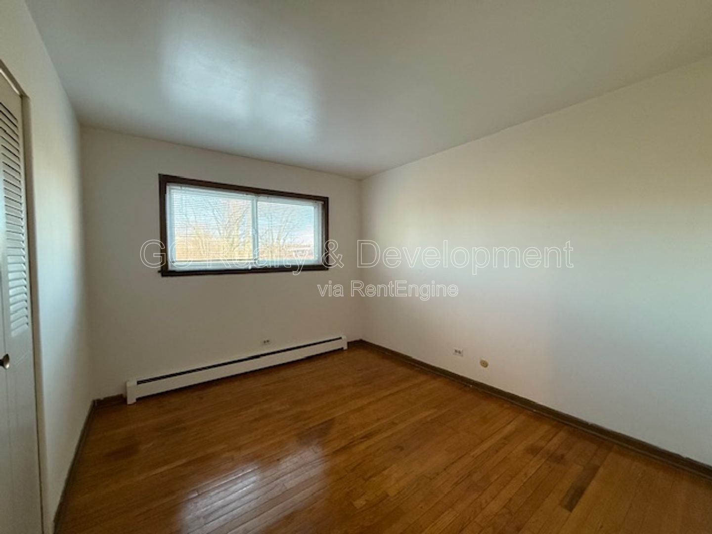 *** 2 BDRM / PARKING INCL / STORAGE UNIT / ON SITE LAUNDRY / ONLY PAY ELECTRIC *** property image