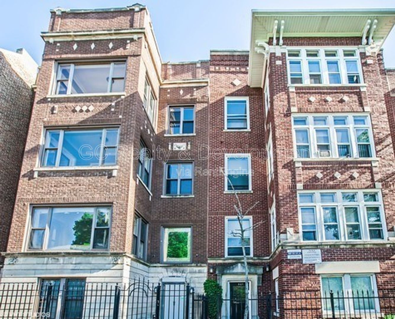 ***REMODELED OVERLOOKING WASHINGTON PARK / 1,400 SF PLUS / 2 FULL BATHS / CENTRAL AIR*** property image