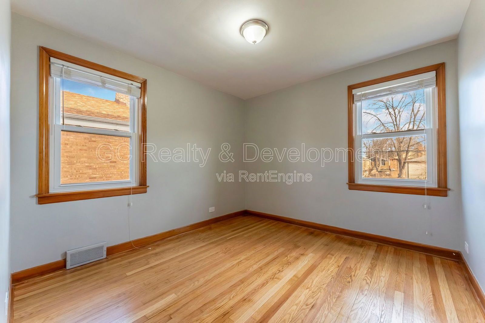 *** COMPLETE RENOVATION / 4 BDRM - 2 BTH / FENCED YARD / BASEMENT / DETACHED GARAGE *** property image