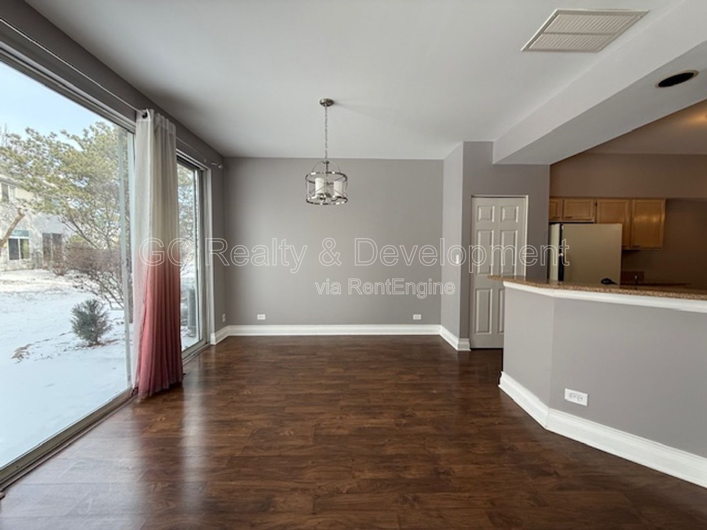 *** 2 BDRM - 2 BTH / IN UNIT LAUNDRY / ATTACHED GARAGE / QUICK ACCESS TO SHOPPING *** property image