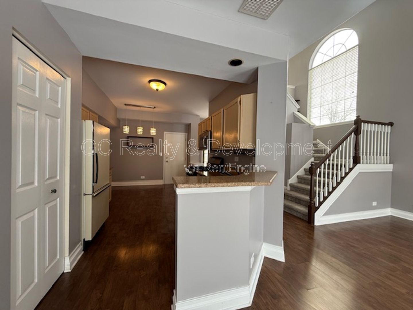 *** 2 BDRM - 2 BTH / IN UNIT LAUNDRY / ATTACHED GARAGE / QUICK ACCESS TO SHOPPING *** property image