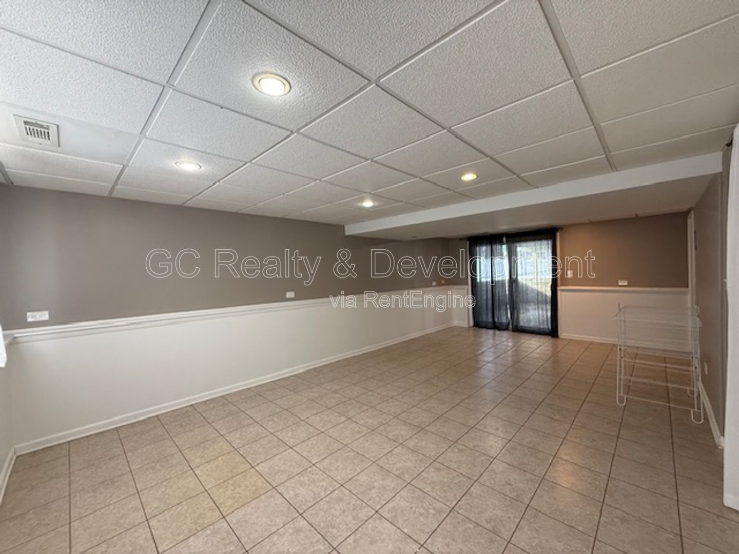 *** 3 BDRM - 2 BTH / FIN BASEMENT / DISTRICT 203 / REAR DECK W LOWER LVL WALK OUT / 2000 + SQFT *** property image